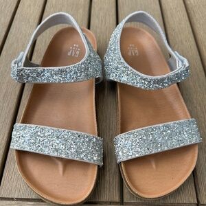 Like new - kids glitter sandals